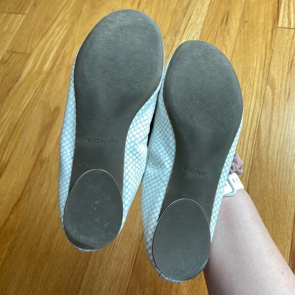 VIONIC Alexa Women's Orthotic Ballet Flat White Lizard sz 7 Snake - Picture 5 of 8